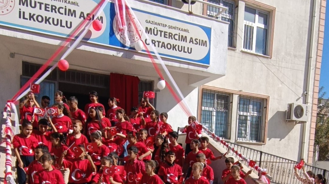 OKULUMUZDA 29 EKİM CUMHURİYET BAYRAMI COŞKUYLA KUTLANDI.